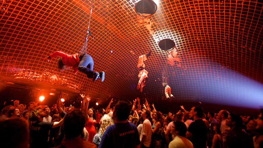 10 WTF Moments from Fuerza Bruta