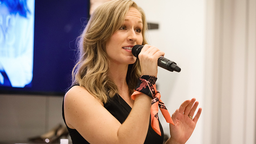 8 Videos of Waitress’ New Jenna, Stephanie Torns, Singing...