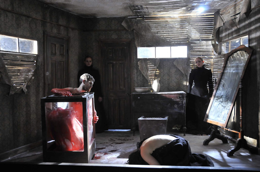 Medea Theatre Mitu