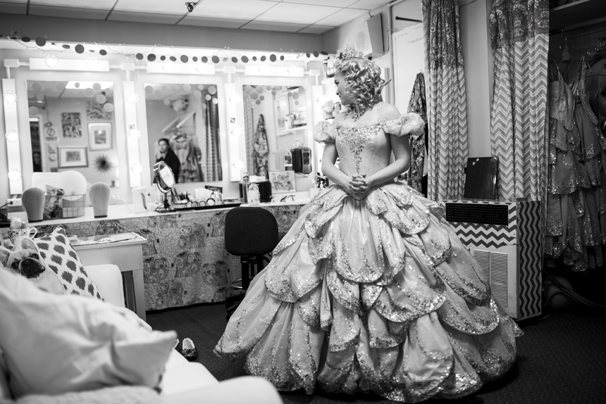 Amanda Jane Cooper- Glinda- Wicked- Broadway- Musical- Backstage