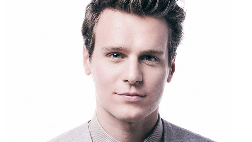 Jonathan Groff headshot