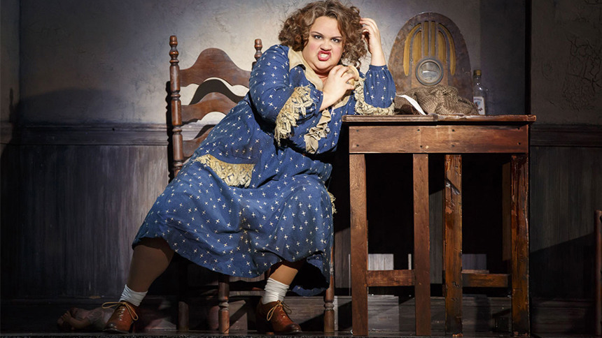 Lynn Andrews- Annie- Miss Hannigan